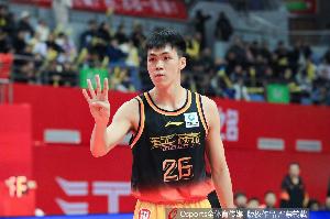 郭艾伦和欧文谁高