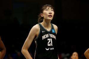 NBA詹姆斯上篮