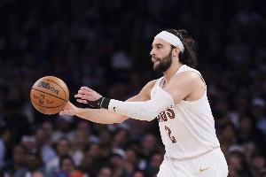 斯特鲁斯:进NBA必须接受不再是进攻首选 防守才是我的立足之本