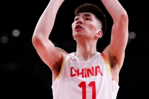 进攻端表现积极主动！余嘉豪替补9分钟高效砍下7分6板 断帽俱佳