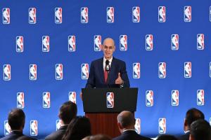 记者:NBA扩军预计净赚超170亿美元 其余30队每队进账超5.65亿