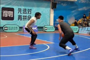 百分大战落幕！前CBA球员孟博龙100-75力克前NBA球员特雷·伯克，完整视频出炉