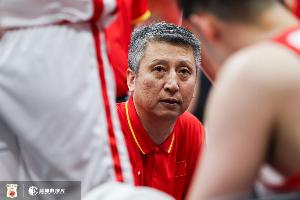 解说：日本男篮根基在内线 中国男篮取胜需抓篮板与换防