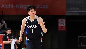 免兵役近在眼前！亚运男篮半决赛韩国半场36-24压制伊朗 李贤重贡献11分