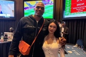 惊艳全场！德扑女神All In姐亮相威少基金会扑克之夜