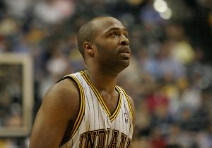 杰克揭秘：NBA着装令真正导火索并非艾弗森 而是穿背心坐替补席的汀斯利