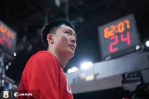 旗手光环难掩低迷！胡明轩亚运会场均仅6.5分 命中率39.4% 罚球54.5%