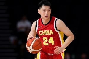 果断才是王道！崔永熙半场10分钟2分1板 失误达3次