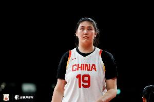 遭遇五人围堵仍无解！张子宇13投10中豪取全场最高22分5板2助