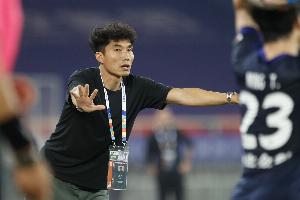中超第5名背后：记者披露青岛西海岸欠薪已达三个月，郑智能带队取得如此战绩实属不易