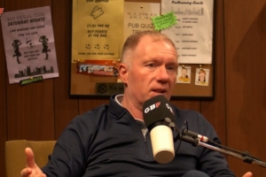 斯科尔斯：没想到亨德森还能在英超首发 这年纪上场分分钟暴露真实状态