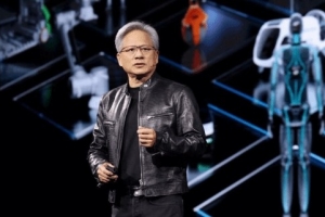黄仁勋解释每天穿皮衣:少做一些决定,精力集中在真正重要的事项