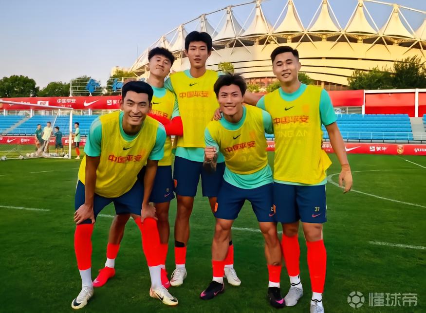 纳曼干新春VS萨马尔罕迪纳摩直播_纳曼干新春VS萨马尔罕迪纳摩高清免费直播_乌兹超无插件在线观看