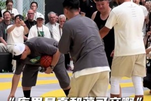 库里中国行小插曲：保镖哥一个激灵，差点当场失业