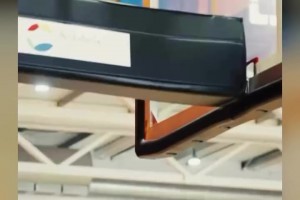 状态看起来不错！汤普森休赛期和鲍威尔合练
