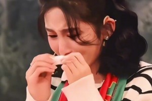 小姐姐谈C罗落泪：巅峰产生虚伪的拥护 黄昏见证真正的信徒