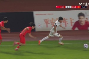 U16门将扑救脱手！吉尔吉斯斯坦球员补射破门